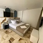 Ξενοδοχείο με διαμερίσματα Reatred In Kalkan Κας